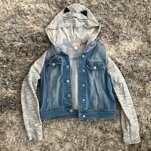 Jean jacket with sweatshirt sleeves and cat hood Size 7/8